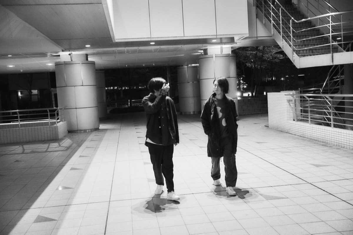 EYESCREAM WEB「Talk session：秋山信樹（DYGL）×STUTS 音楽の表現の仕方と考え方 ーSWEET LOVE SHOWER ～Bay Area～開催によせてー」