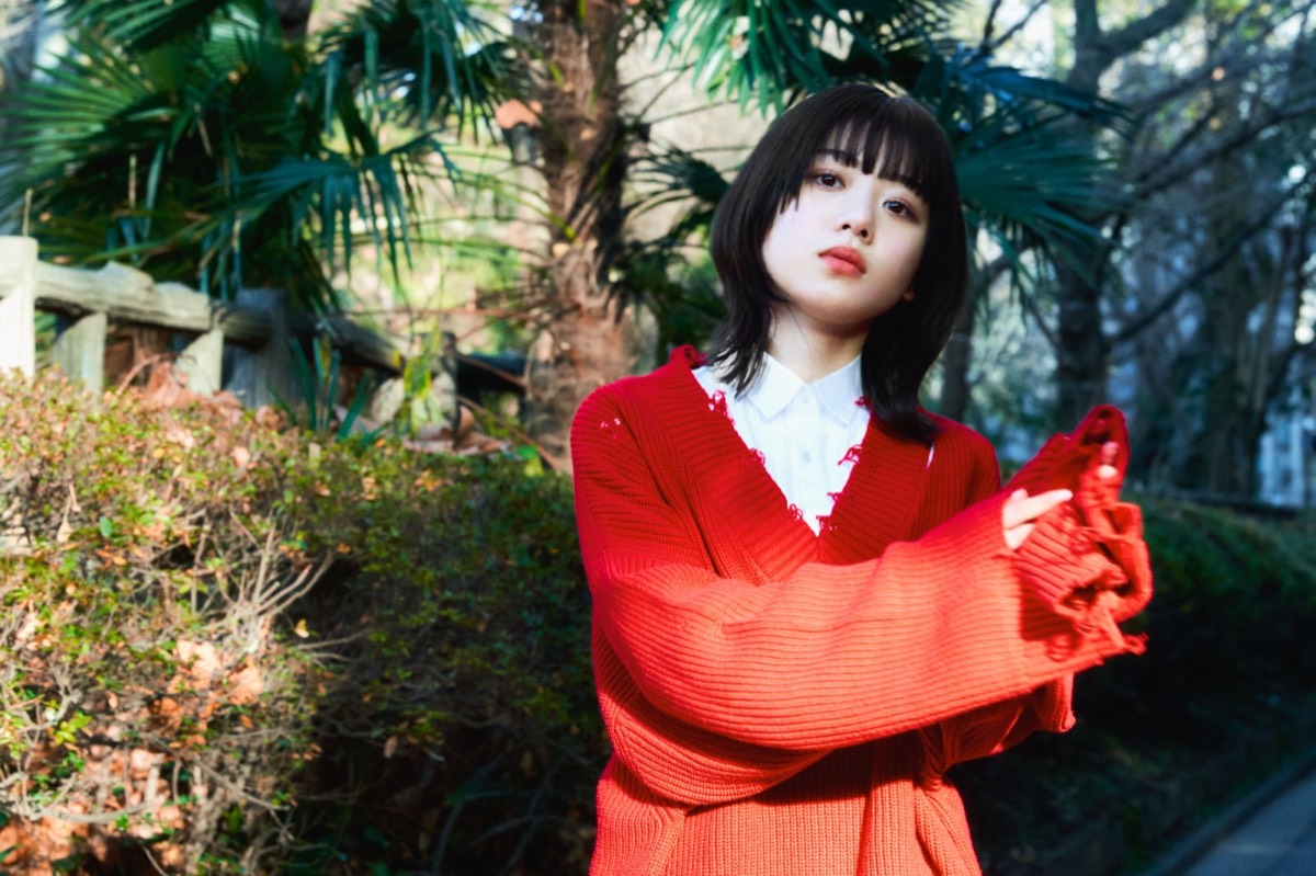 EYESCREAM WEB「Interview: 八木海莉がデジタルEP『健やかDE居たい』で伝える今の想い」