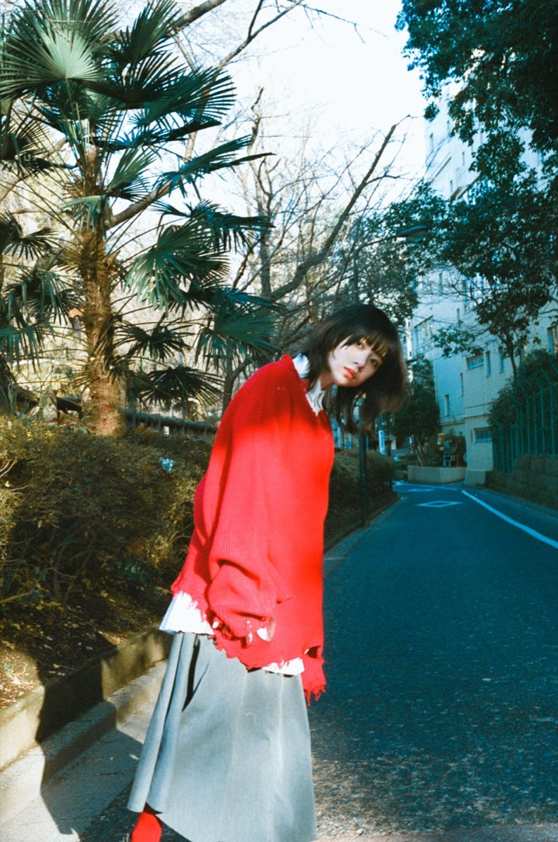 EYESCREAM WEB「Interview: 八木海莉がデジタルEP『健やかDE居たい』で伝える今の想い」