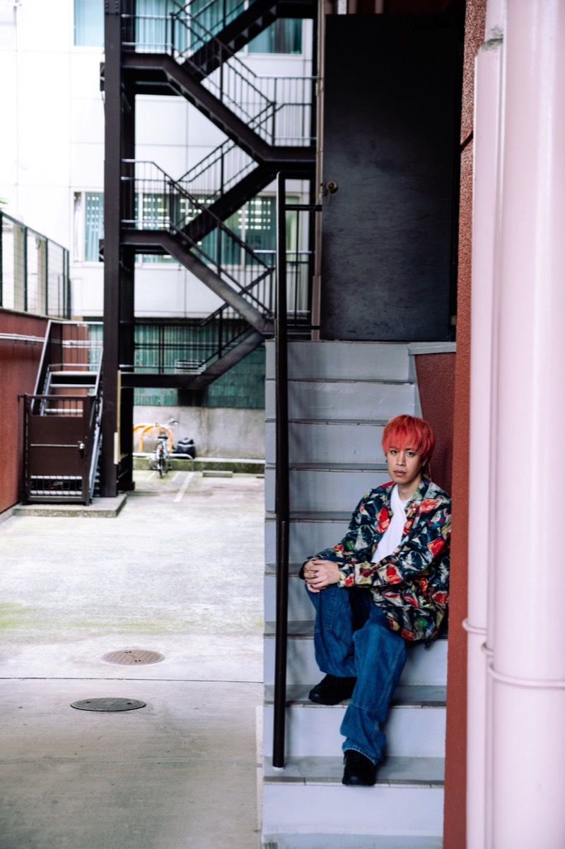 EYESCREAM WEB「Interview: MÖSHIによるライブの現場へ向けたデジタルEP“I’VE GOT EVERYTHING BUT YOU”」