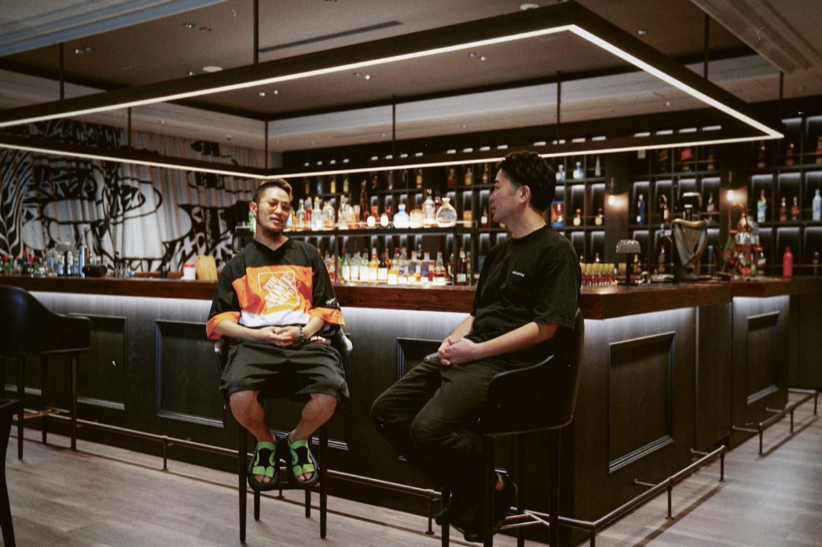 EYESCREAM WEB「対談：TaiTan×Johnnie Walker 奇奇怪怪のポップアップとイベントを軸にブランドとクリエイターのコラボについて考える」