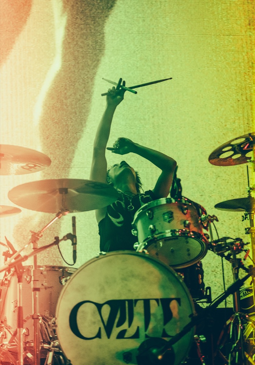 EYESCREAM WEB「Live Report: CVLTE、Zepp Shinjukuでアルバム『DIGITAL PARANOIA 2052』の世界を具現化したリリースパーティを敢行」