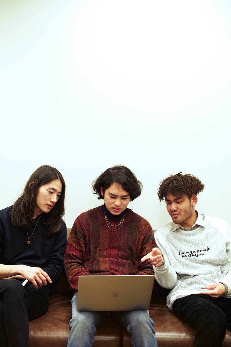 EYESCREAM WEB「from EYESCREAM No.164 サブスクと日本とアーティスト The fin.Interview」
