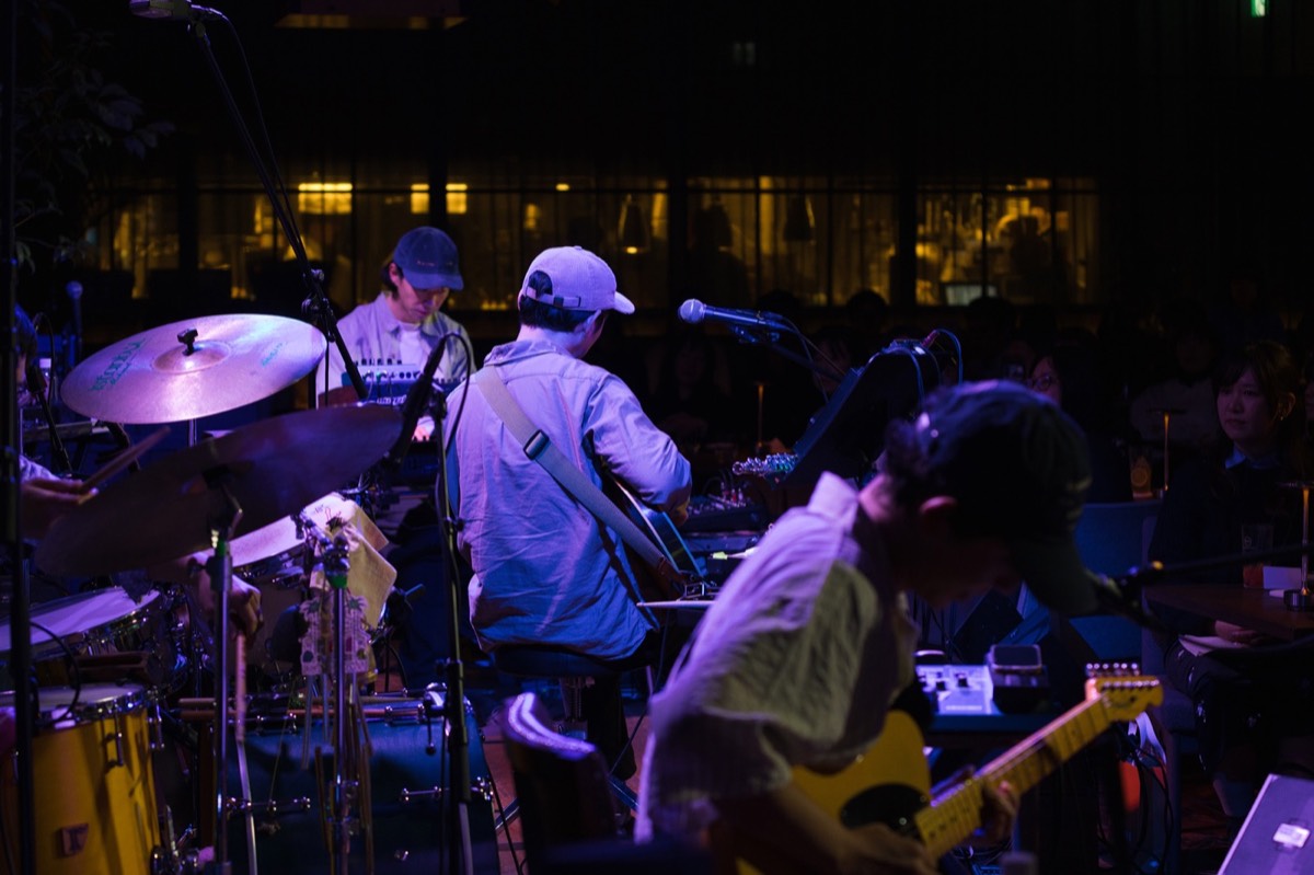 EYESCREAM WEB「Report: BLUE NOTE PLACE × BEAMS CULTUART presents cero live ーBEAMS CULTUARTらしい音楽×アートの提示とはー」