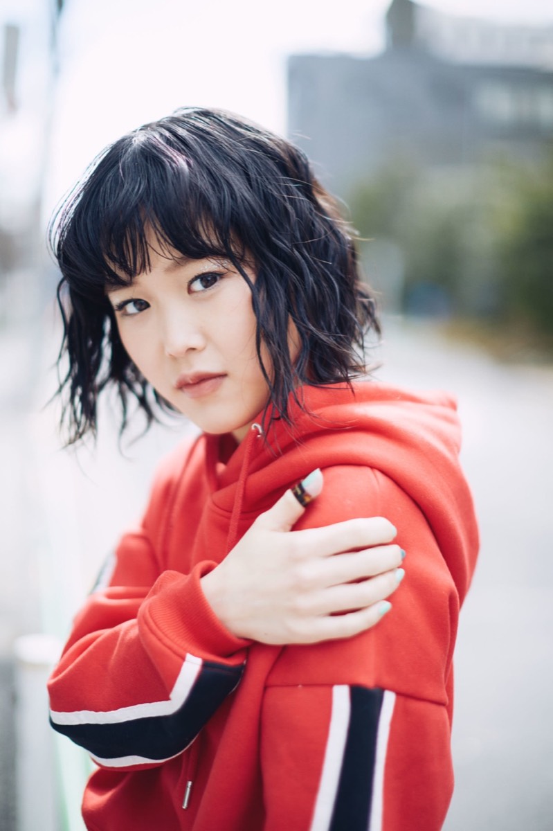 EYESCREAM WEB「FOCUS :Rei 目指した場所の、その先へ向かう新作「FLY」について from EYESCREAM NO.164」