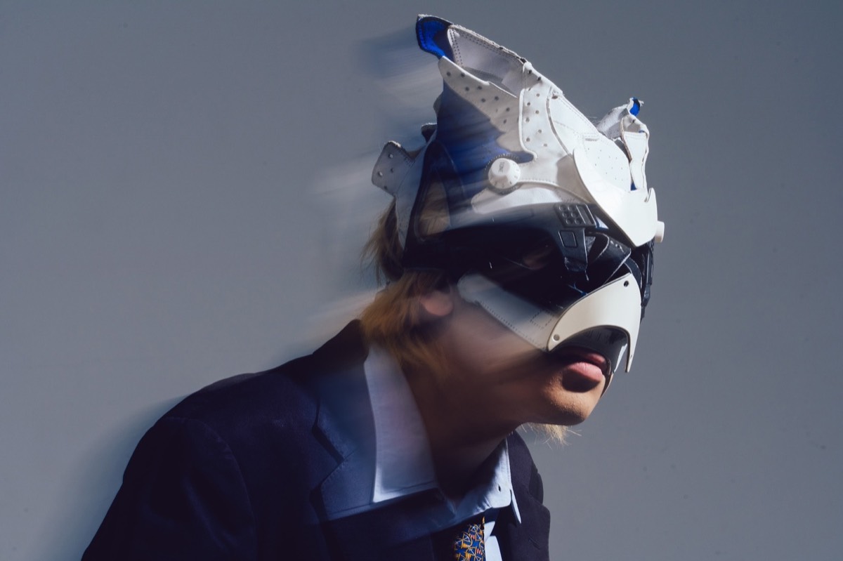 Qetic「【INTERVIEW】感情の暗部を音楽で表現──マスクを被った正体不明のアーティストGeTO」